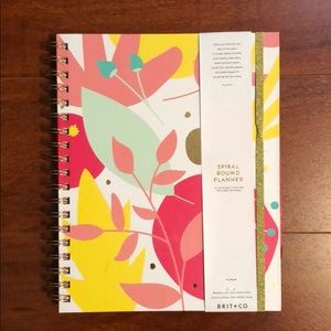 Spiral bound dateless planner